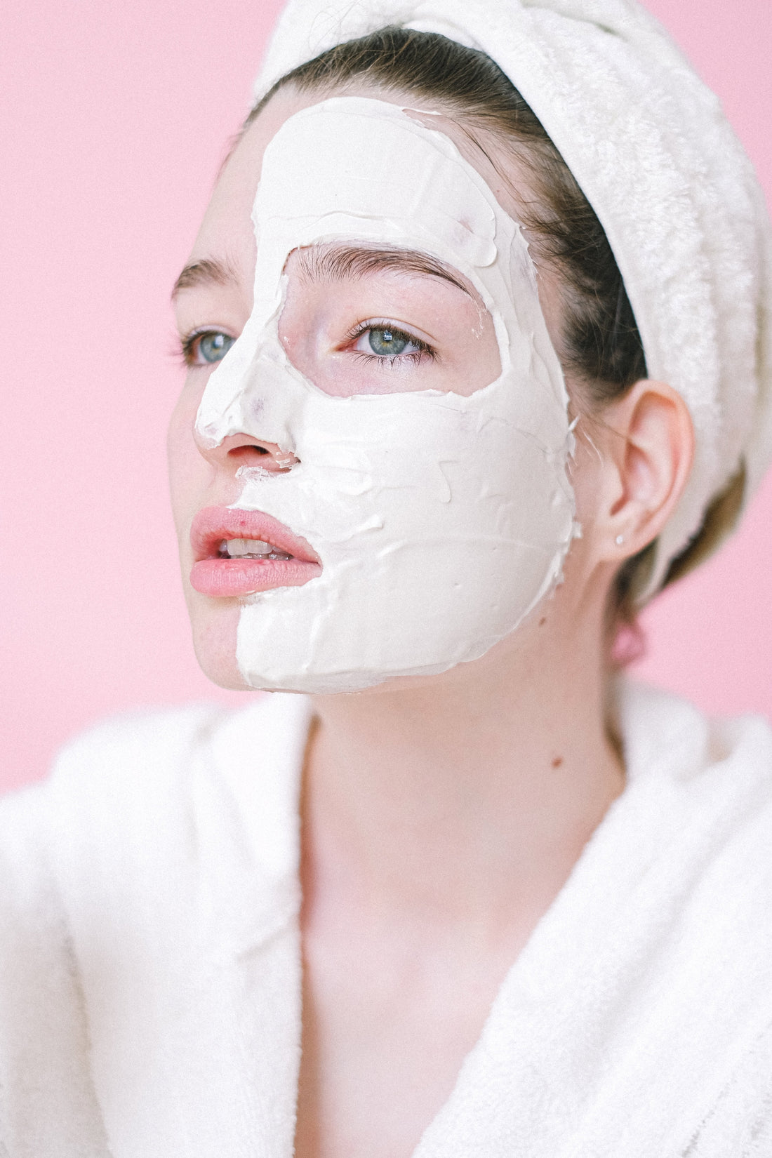 Melt Away the Day: 4 Reasons Why Cleansing Oil is Your Skin's BFF!
