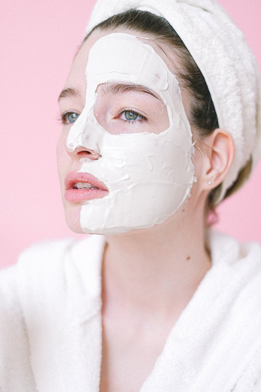 Melt Away the Day: 4 Reasons Why Cleansing Oil is Your Skin's BFF!